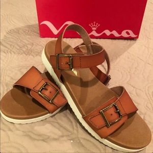 Nina sandal